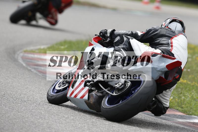 /37 28.07.2025 Dunlop Ride und Test Day ADR/Trackday Erfahren gelb Trackday schnell  rot/44